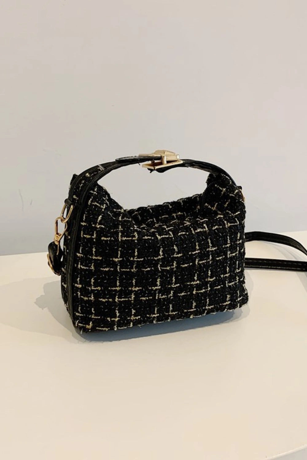 Elegant Tweed Shoulder Bags