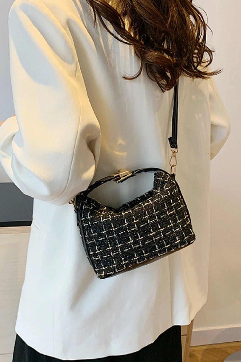 Elegant Tweed Shoulder Bags