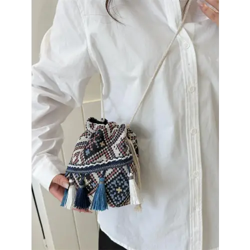 Boho Chic Tassel Spaghetti Strap Shoulder Bag for Summer Adventures