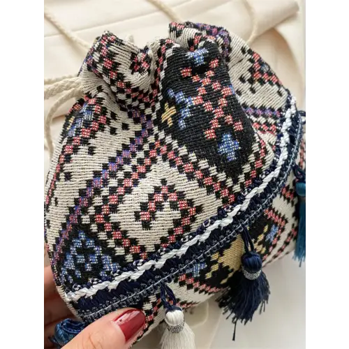 Boho Chic Tassel Spaghetti Strap Shoulder Bag for Summer Adventures