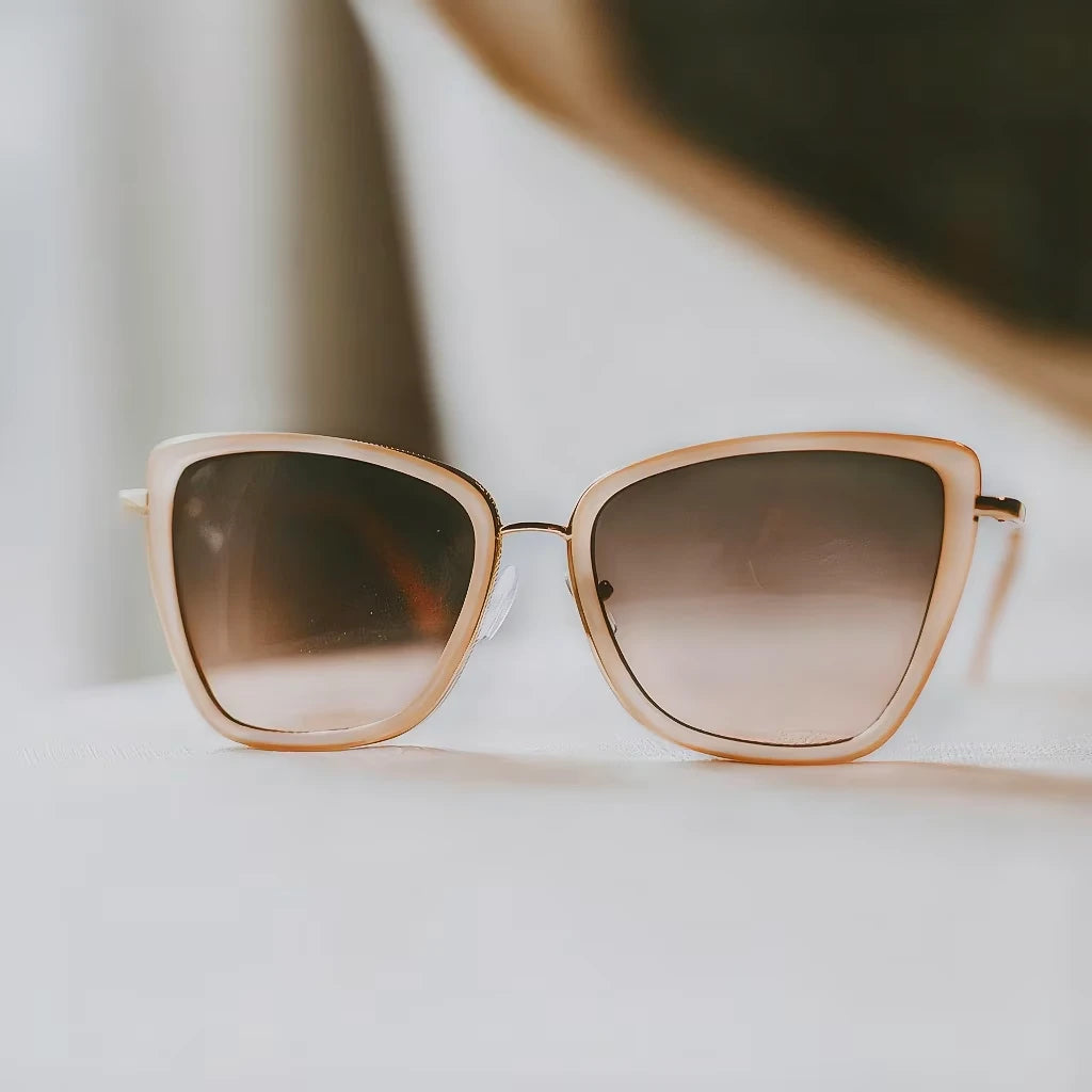 cat_eye_sunglasses_CM_Fashion_womens_clothing_trend