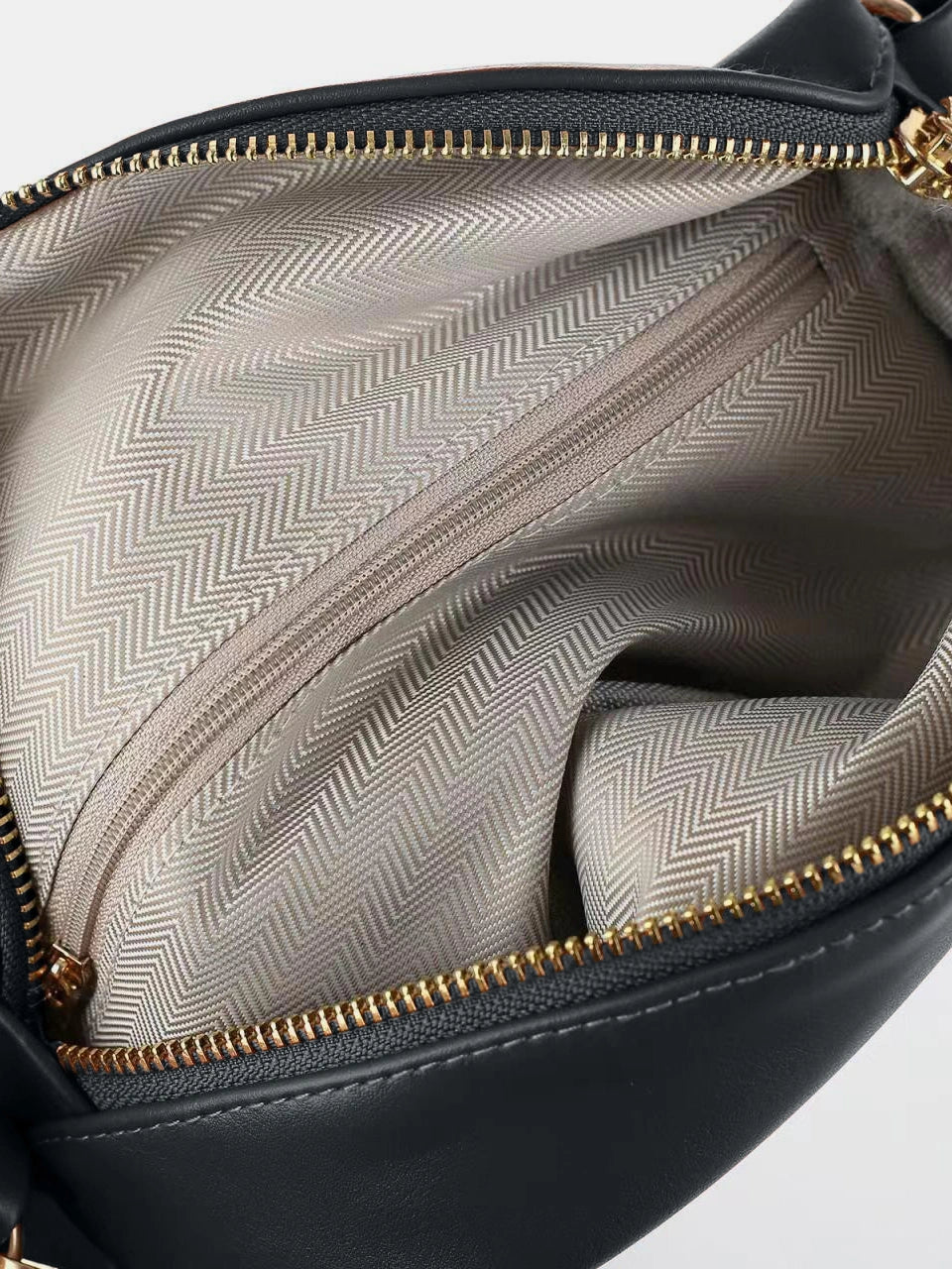 Chic Strap Crossbody Bag With PU Leather Adjustable Strap