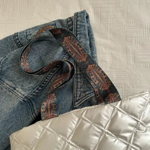 Chic Strap Quilted Handbag with Stylish Leather Printed Strap