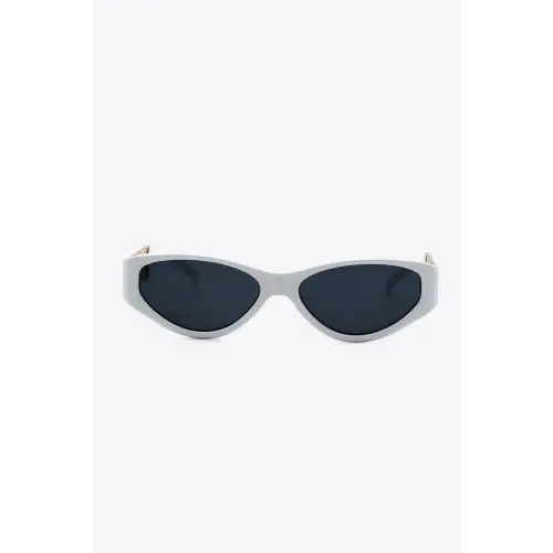 Chic Temple Cat Eye Sunglasses with Gold Chain Detail