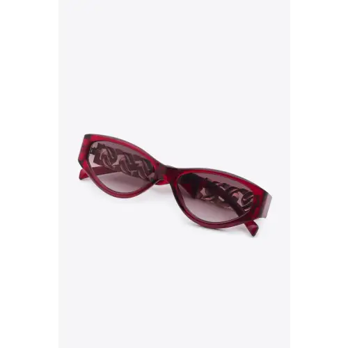 Chic Temple Cat Eye Sunglasses with Gold Chain Detail
