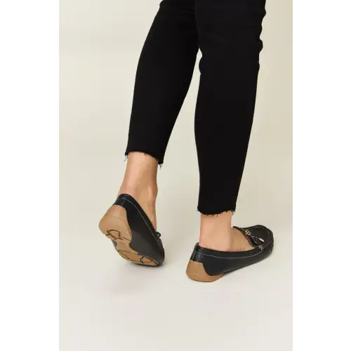 Timeless Bow Flats