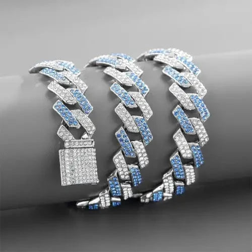 Fashionable Necklace Set