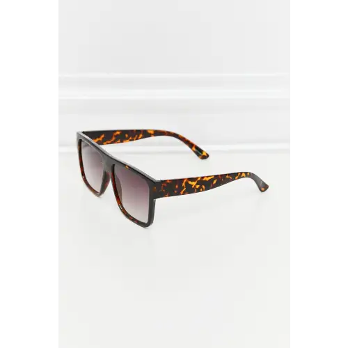 Exquisite Tortoiseshell Square Sunglasses for a Bold Look