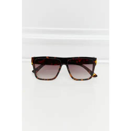Exquisite Tortoiseshell Square Sunglasses for a Bold Look