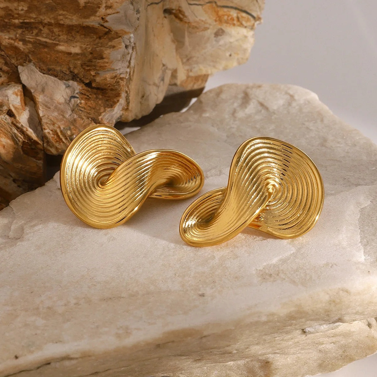 Gold 18K Geometric Twisted Earrings Design