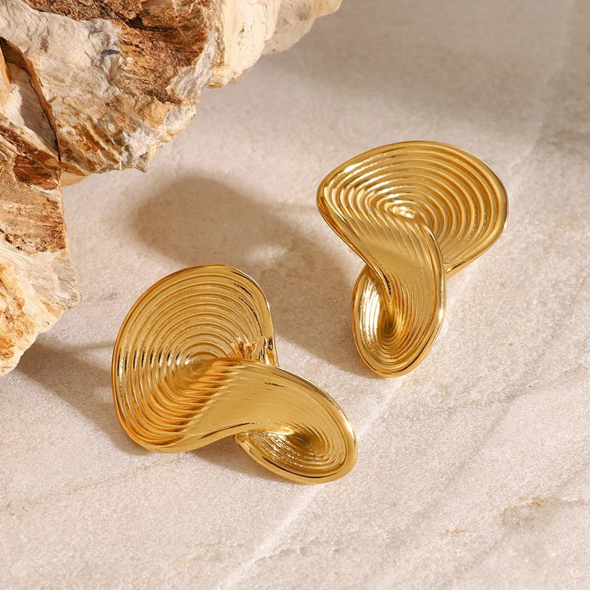 Gold 18K Geometric Twisted Earrings Design