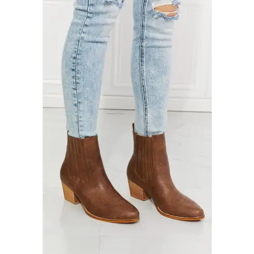 Chestnut Boots Brown