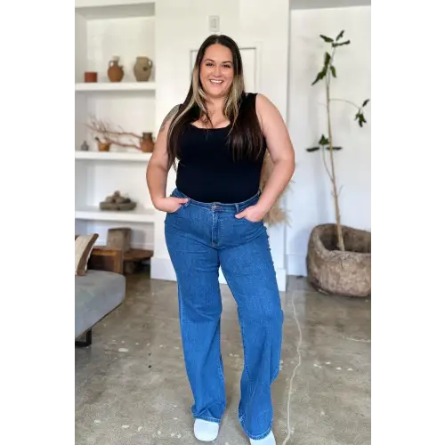 High Rise Jeans Flatter