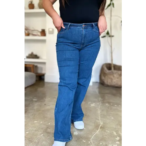 High Rise Jeans Flatter