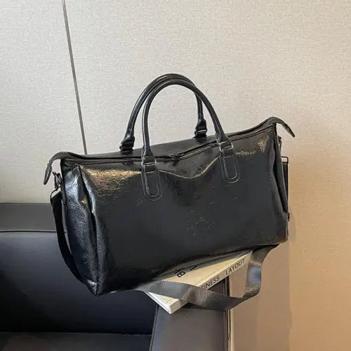Luxurious Leather Oversize Travel Bag for Stylish Adventurers