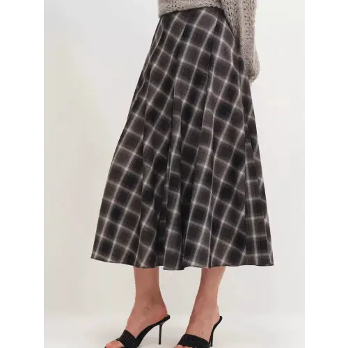 Pleated Body Premium Skirt Black