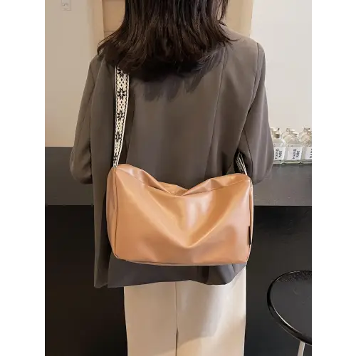 Shimmering Silver Adjustable Strap Crossbody Bag for Effortless Style