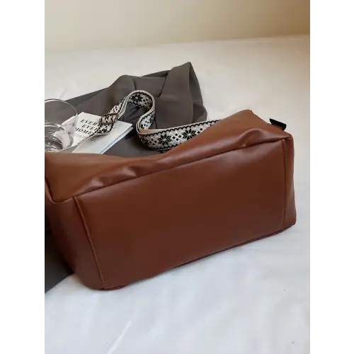 Shimmering Silver Adjustable Strap Crossbody Bag for Effortless Style