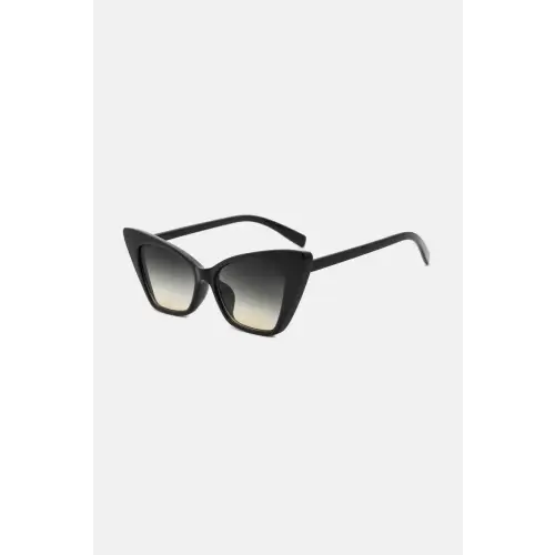 Sleek Black Cat Eye Sunglasses with Acetate Lens