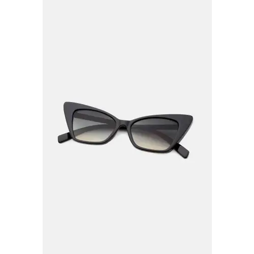Sleek Black Cat Eye Sunglasses with Acetate Lens