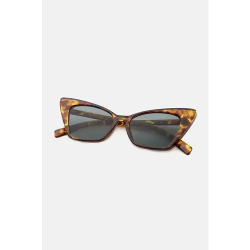 Sleek Black Cat Eye Sunglasses with Acetate Lens