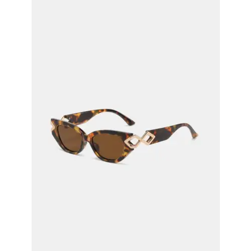 Sleek Black Cat-Eye Sunglasses with Gold Accents in Polycarbonate Frame