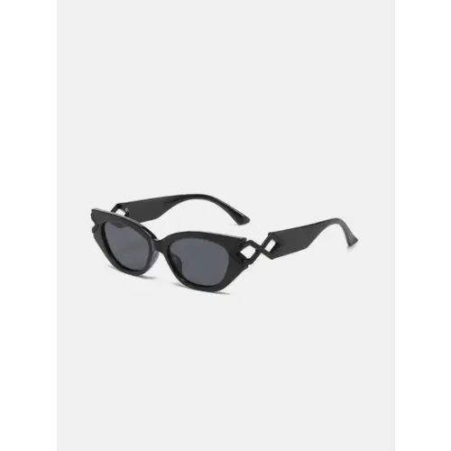 Sleek Black Cat-Eye Sunglasses with Gold Accents in Polycarbonate Frame