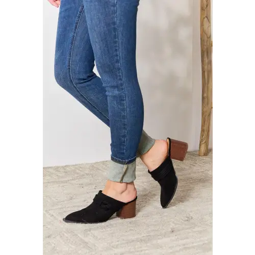 Pointed-Toe Mules