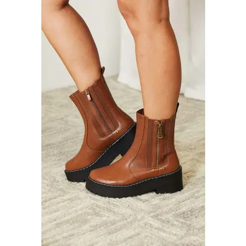 Sleek Zip Boots Brown