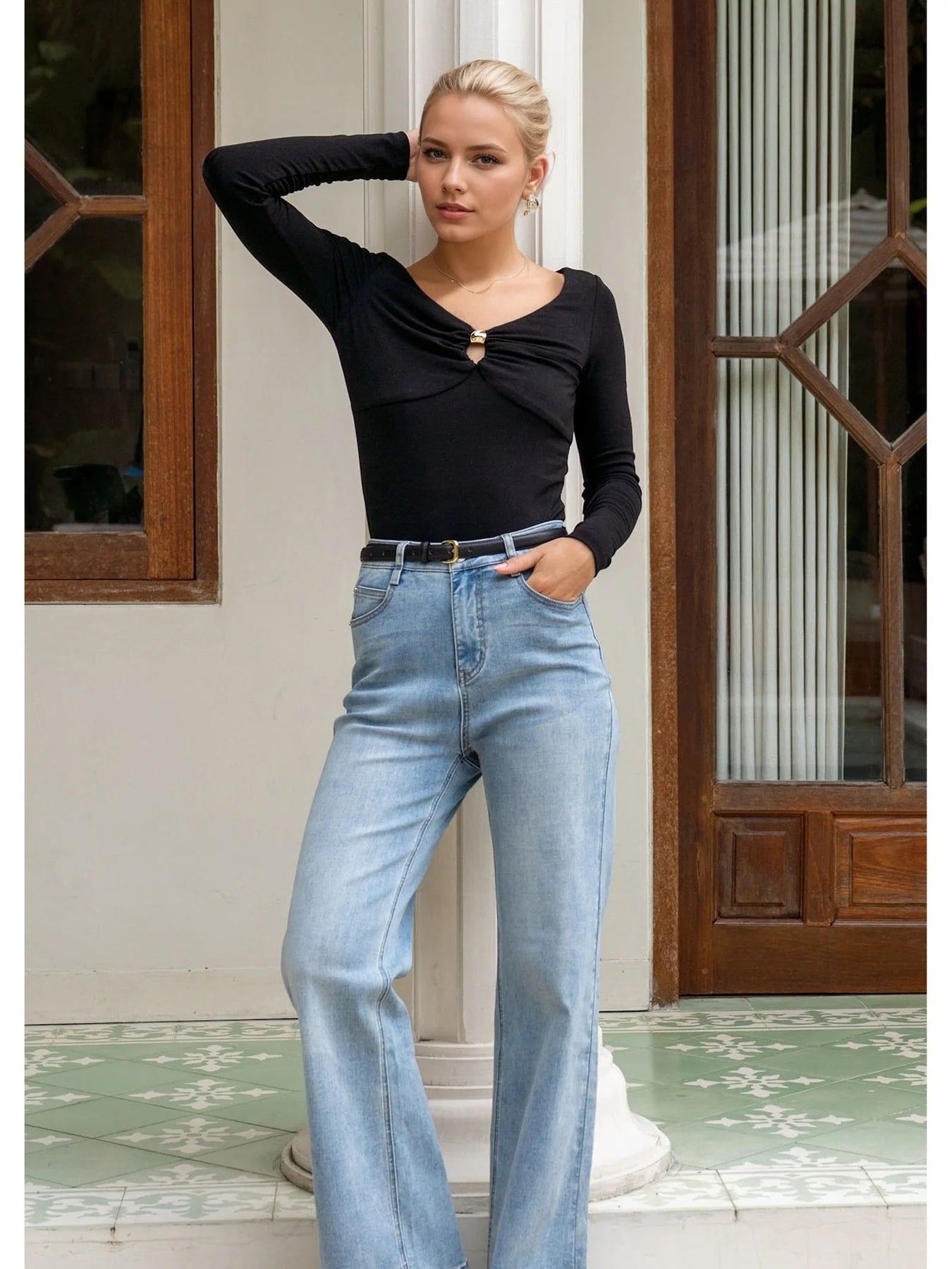 Stretchy Moderate Blouse for Effortless Everyday Elegance