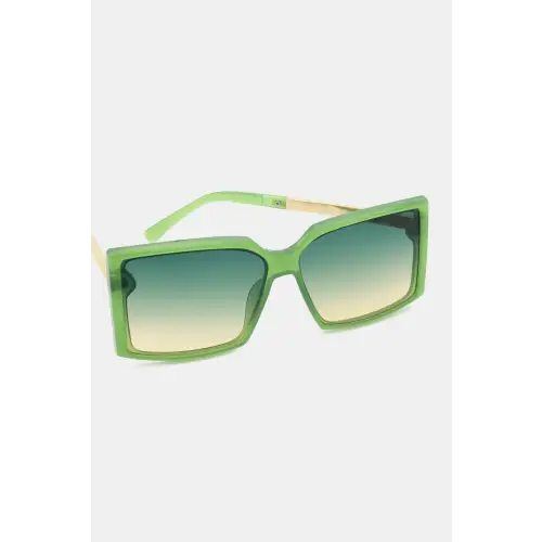 Stylish Black Square Sunglasses with Durable Polycarbonate Frame