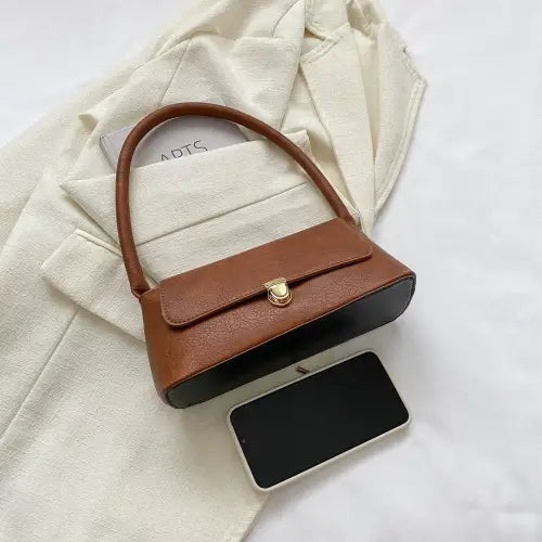 Stylish Brown Leather Shoulder Bag with Elegant Gold Clasp