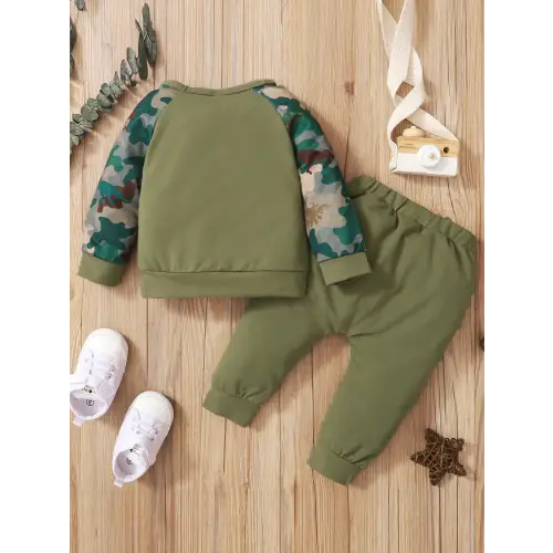 Stylish Camouflage Outfit