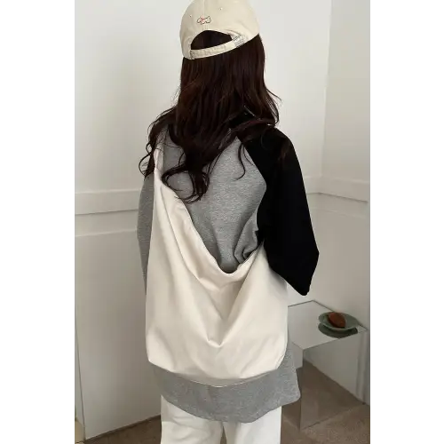 Stylish Oversize Nylon Crossbody Bag for Everyday Adventures