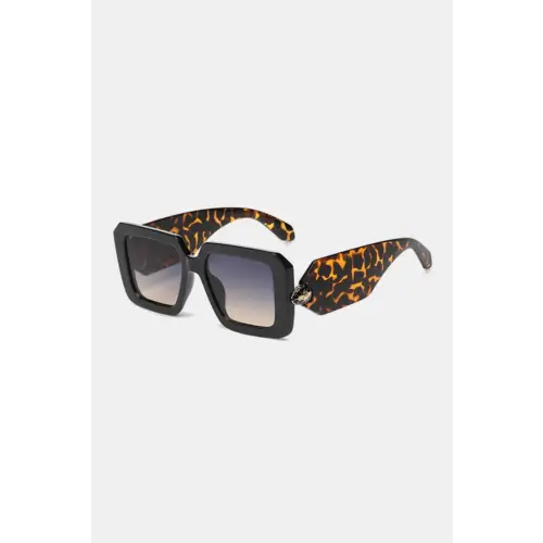 Stylish Tortoise Square Sunglasses with Durable Polycarbonate Frame