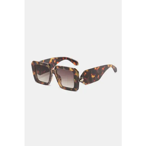 Stylish Tortoise Square Sunglasses with Durable Polycarbonate Frame