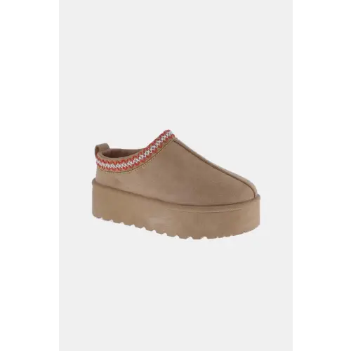 Stylish Platform Embroidered Trim Slip-On Boots Tan