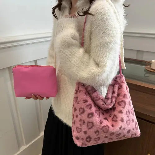 Trendsetting Leopard Furry Shoulder Bags for Fashion-Forward Style
