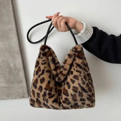 Trendsetting Leopard Furry Shoulder Bags for Fashion-Forward Style