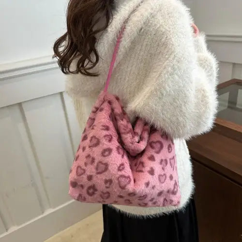 Trendsetting Leopard Furry Shoulder Bags for Fashion-Forward Style