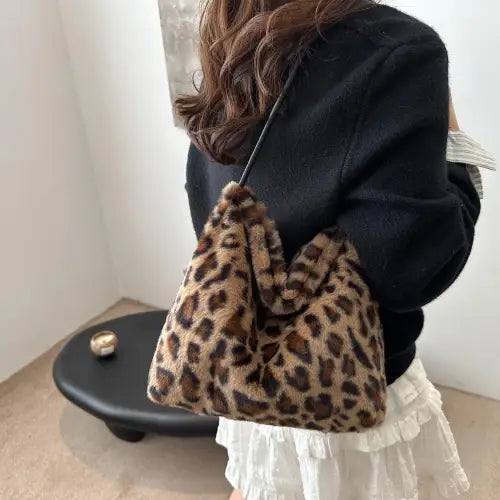 Trendsetting Leopard Furry Shoulder Bags for Fashion-Forward Style