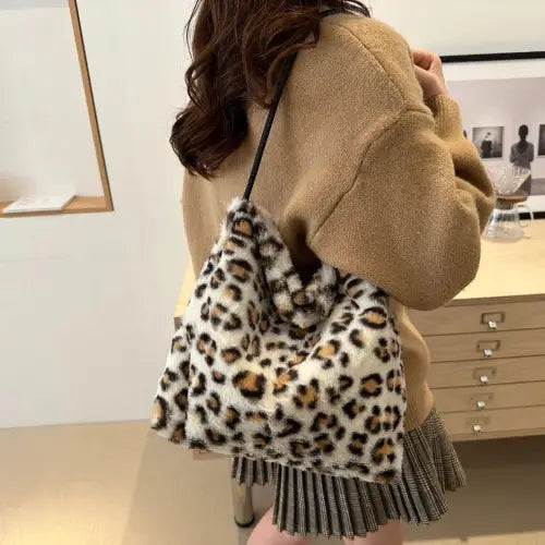 Trendsetting Leopard Furry Shoulder Bags for Fashion-Forward Style