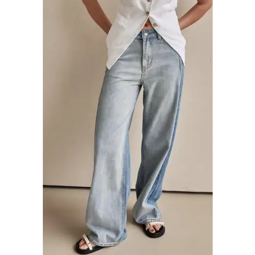 Contrast Straight Leg Jeans