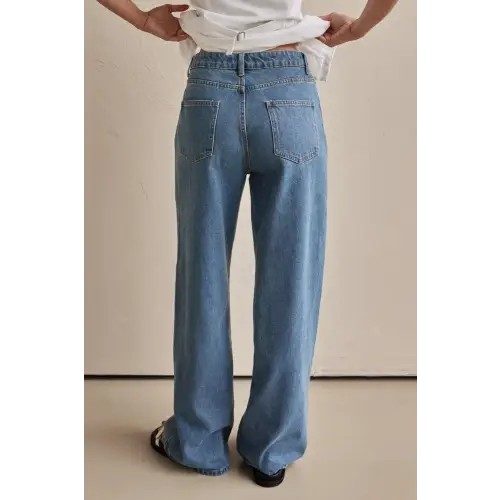 Contrast Straight Leg Jeans