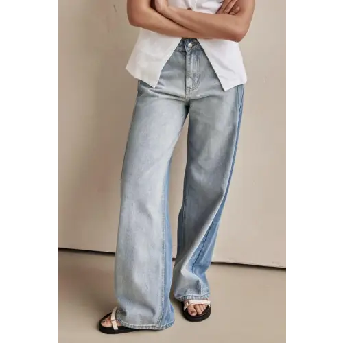 Contrast Straight Leg Jeans
