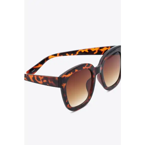 Trendy Tortoiseshell Square Sunglasses with Stylish Gradient Lenses