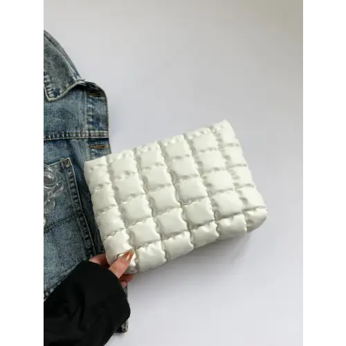 Vibrant Clutch
