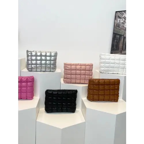 Vibrant Clutch