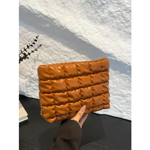 Vibrant Clutch