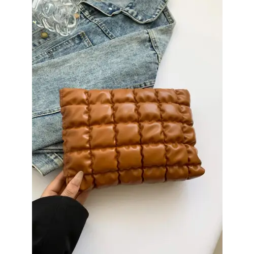 Vibrant Clutch